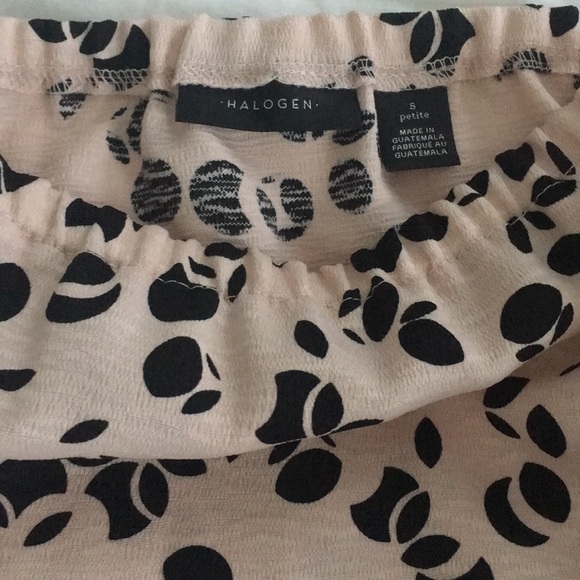 Gorgeous Halogen off the shoulder blouse - Picture 4 of 4